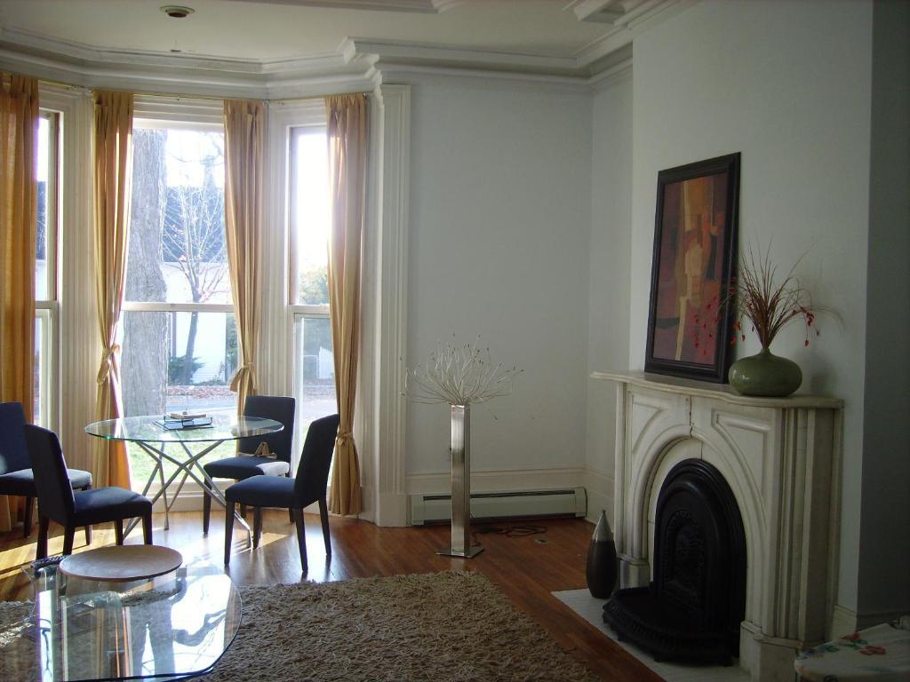 Absolute 1000 Islands Monthly Suites Гананокве Номер фото